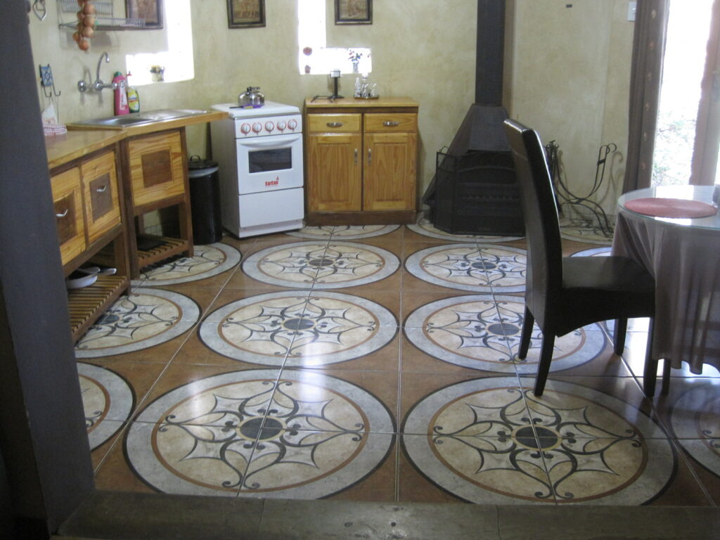 Honeymoon-Suite-kitchen-and-dining-table